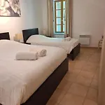 Le Relais De Pigasse Pensión Ouveillan
